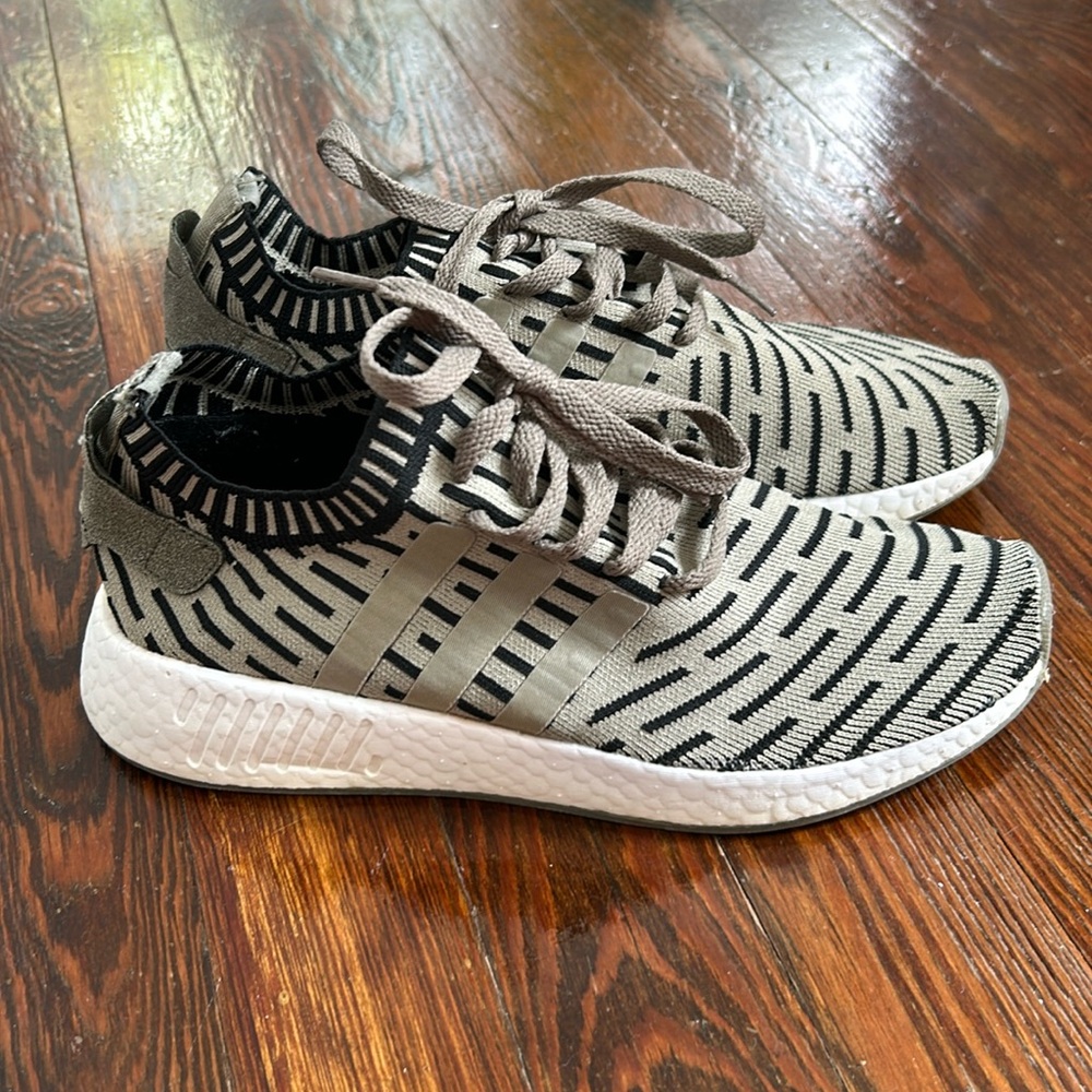 Adidas NMD R2